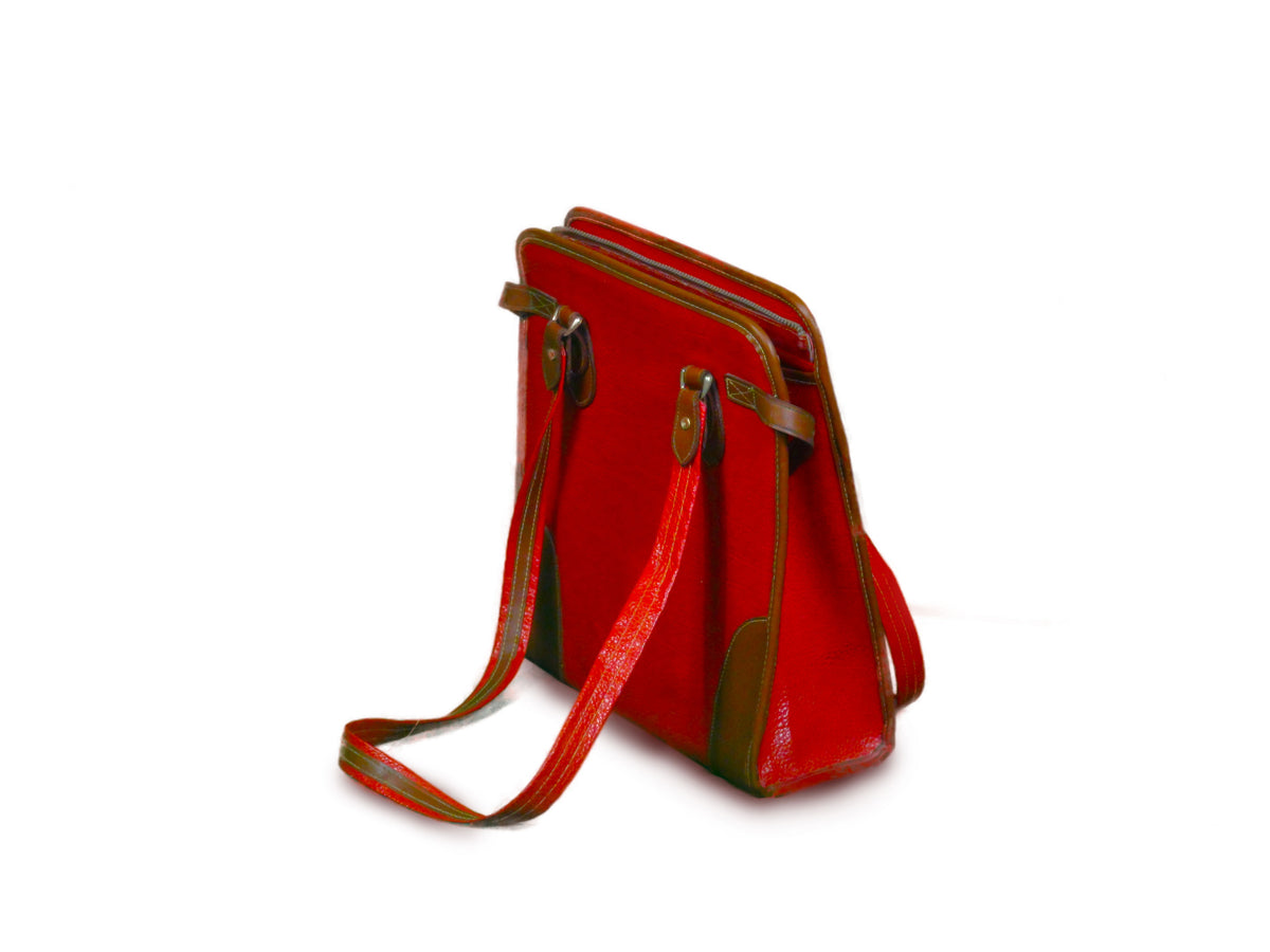 Hermoso Bundle de 3 Bolsos de Mano y Cartera